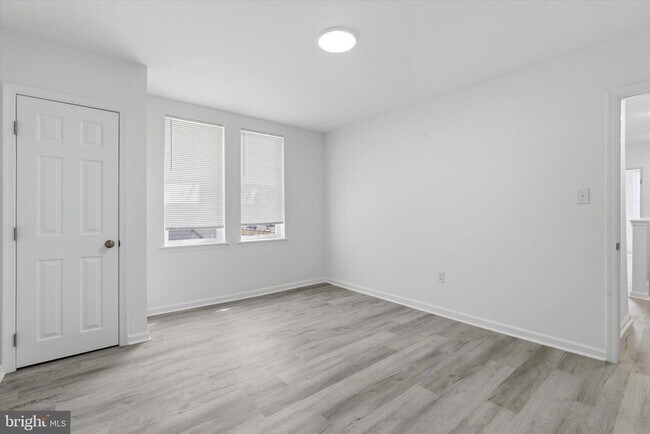 Building Photo - 2209 W Toronto St