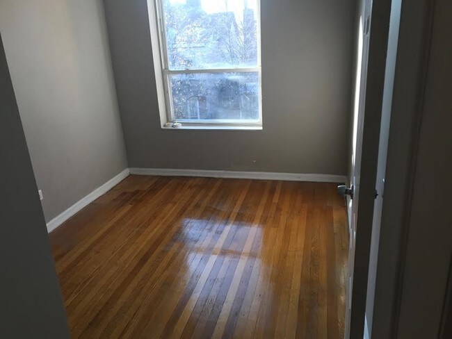 Interior Photo - 7141 S Yale Ave