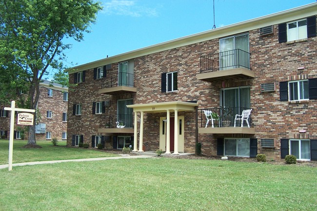 Building Photo - Falcon Crest Apartments