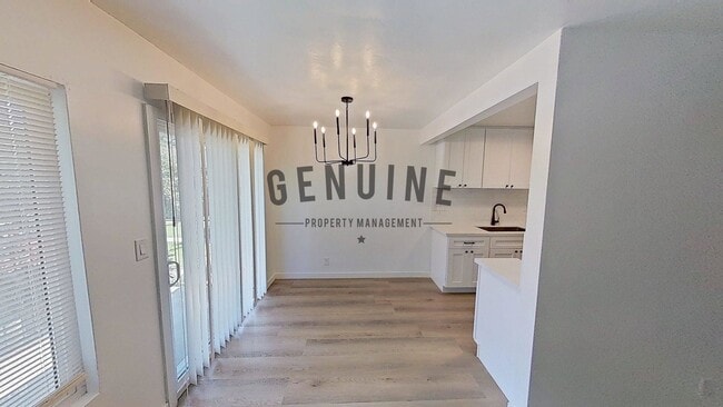 Foto del edificio - Stunning 2nd Story 3 Bedroom Condo in Woodlake Villas, La Habra