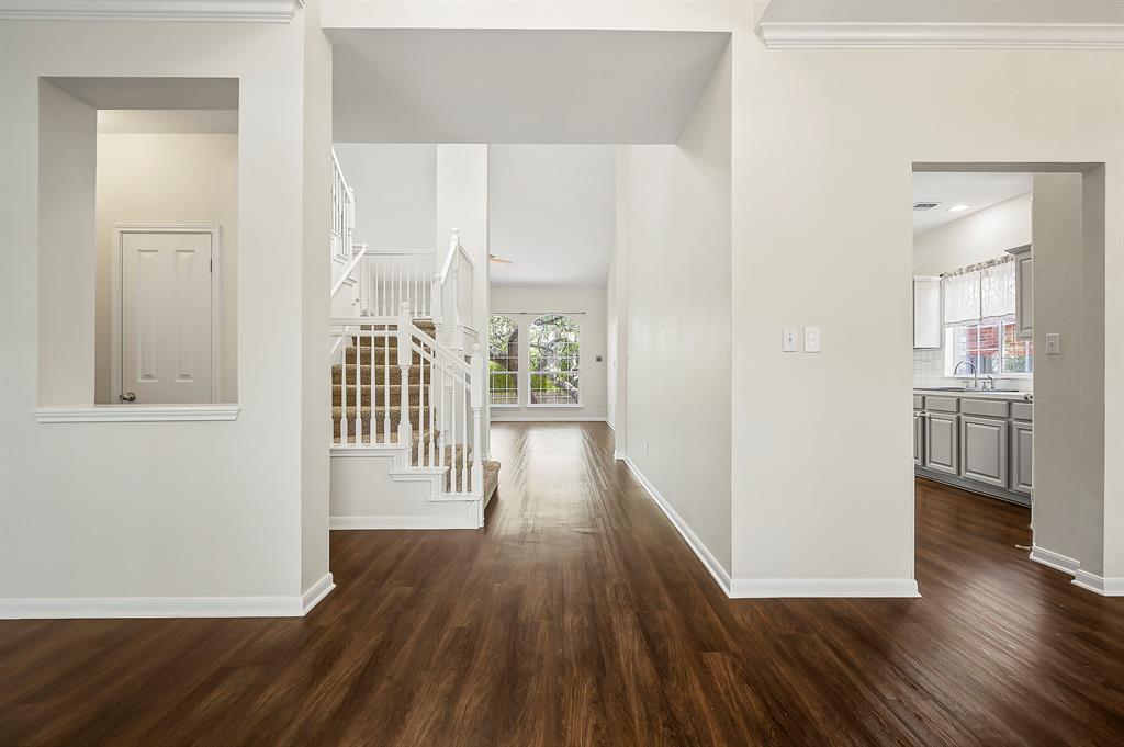 Primary Photo - 6921 Auckland Dr