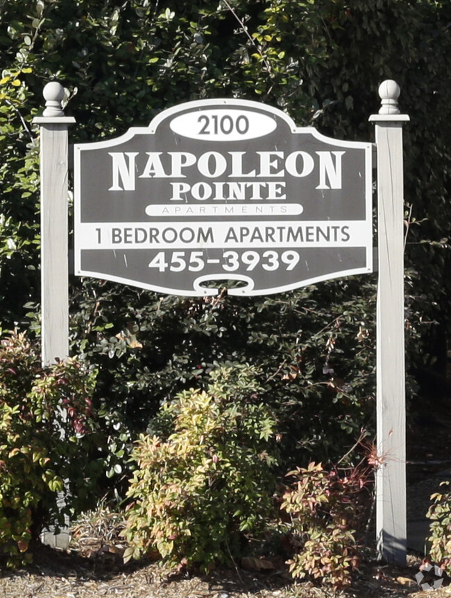 Foto del edificio - Napoleon Pointe