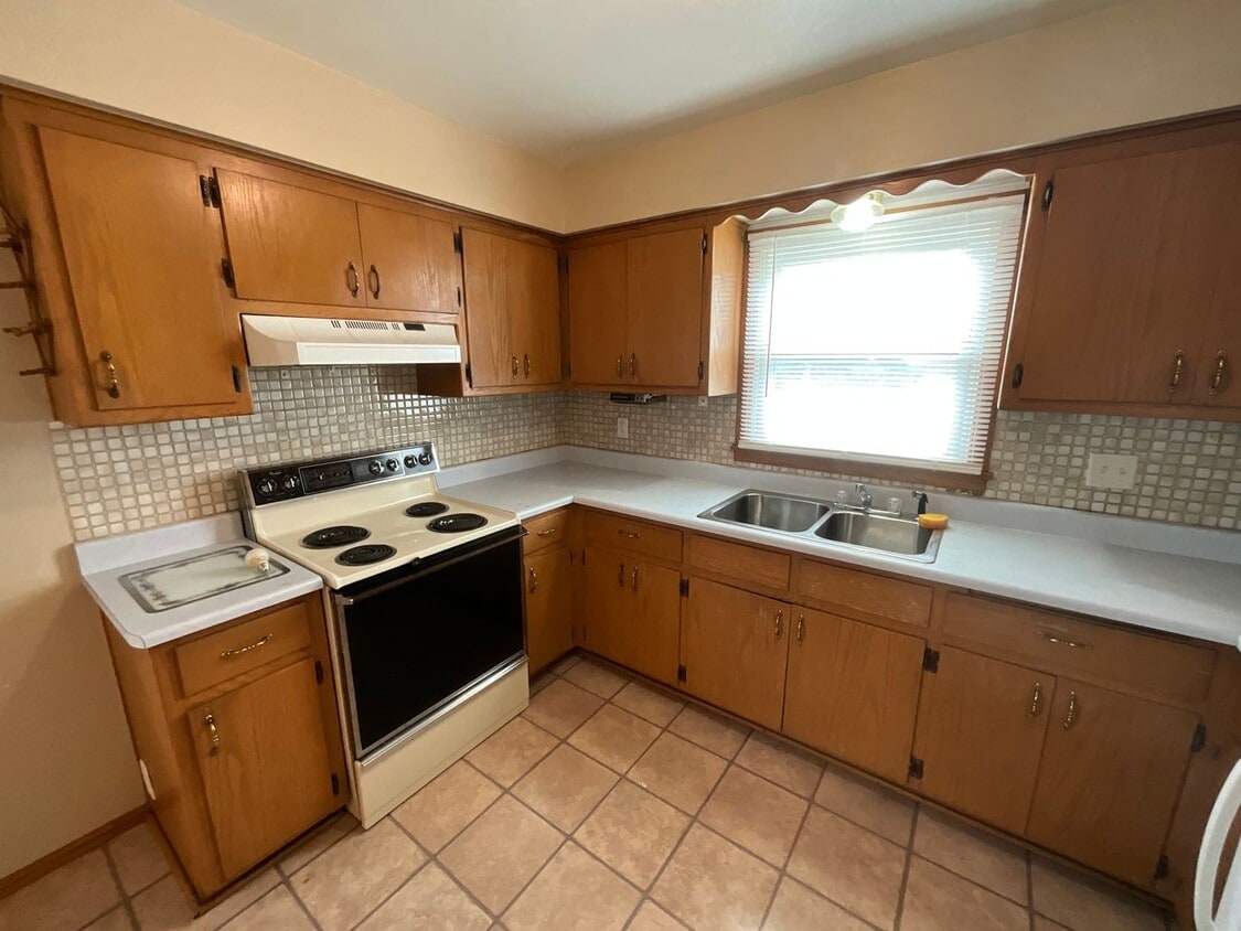 Foto principal - 3850 S 75th St