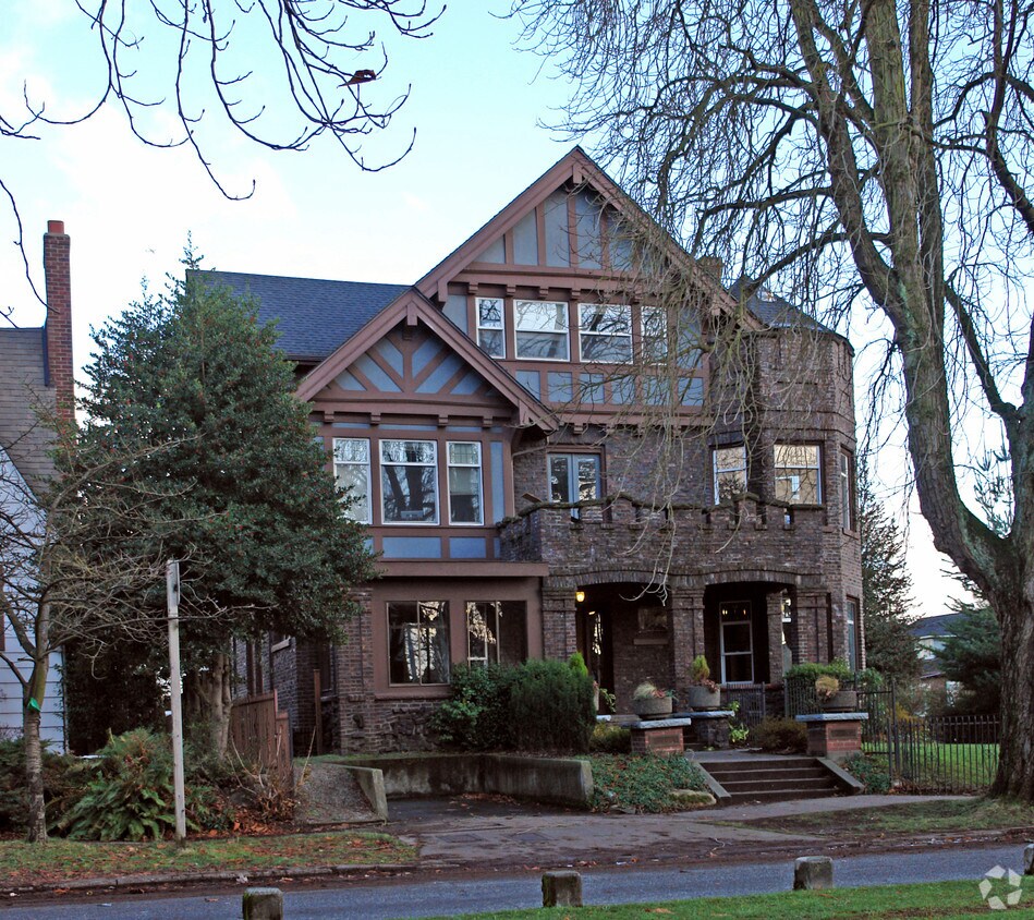 Building Photo - 5004 17th Ave NE