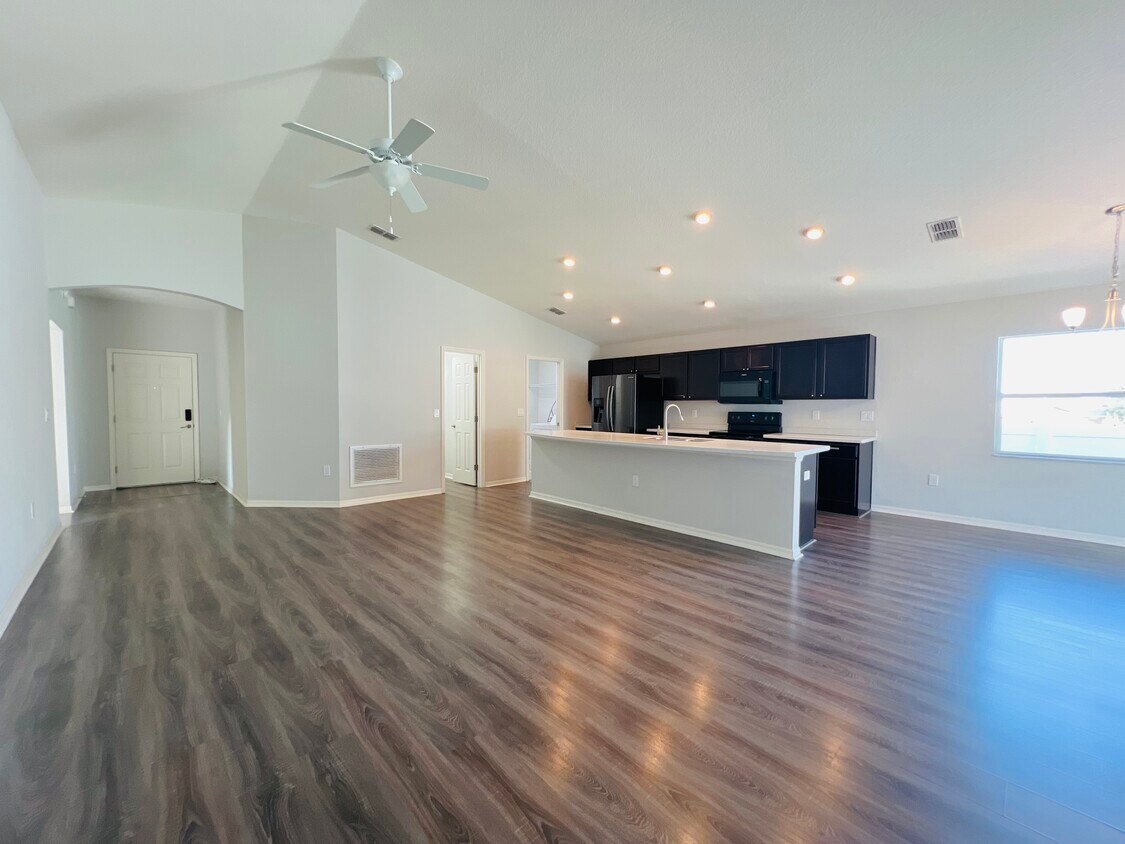 Foto principal - 900 Kingfisher Dr