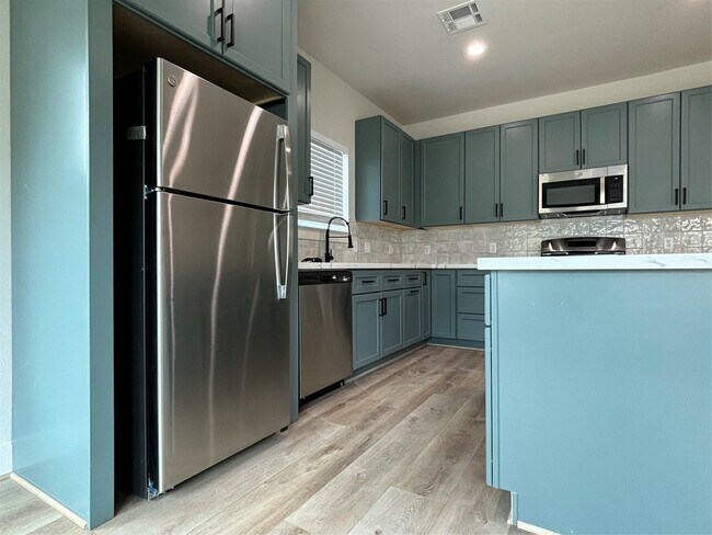 Foto del edificio - 3604 Dennis St