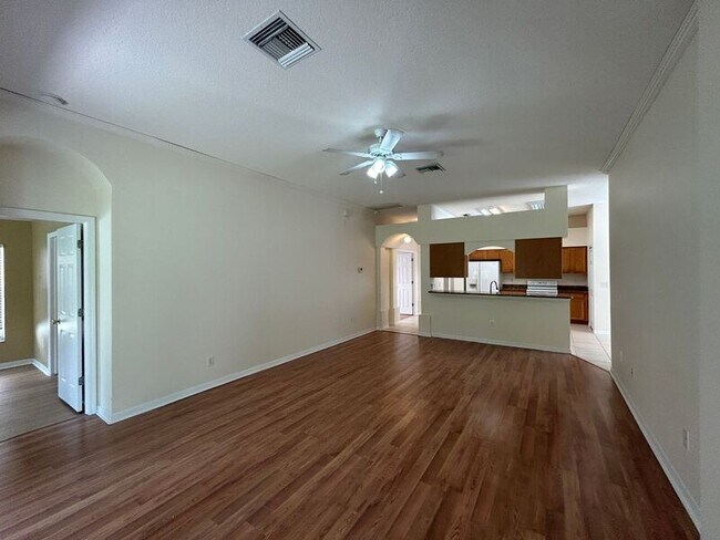 Building Photo - 18138 Sandy Pointe Dr