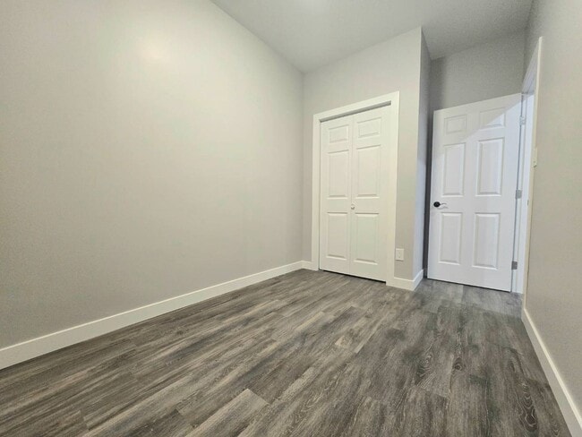 Building Photo - Unit 8 -337 Grenville Ave