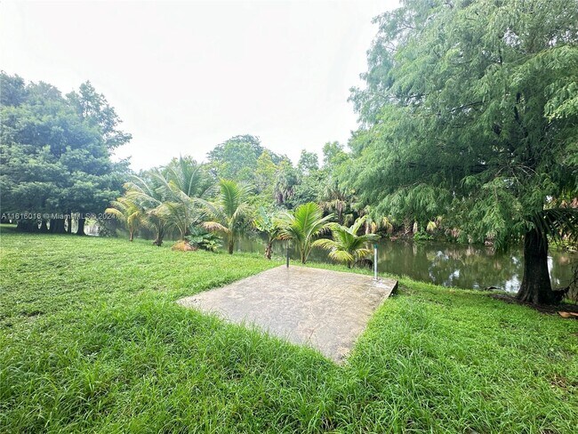 Foto del edificio - 400 NW 65th Ave