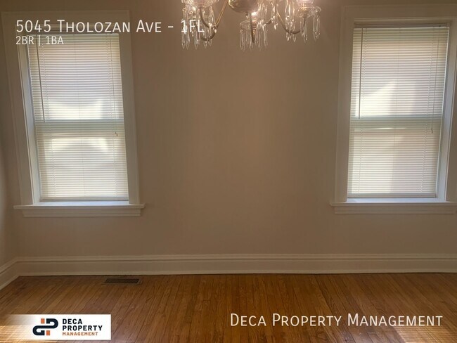 Foto del edificio - 5045 Tholozan Ave