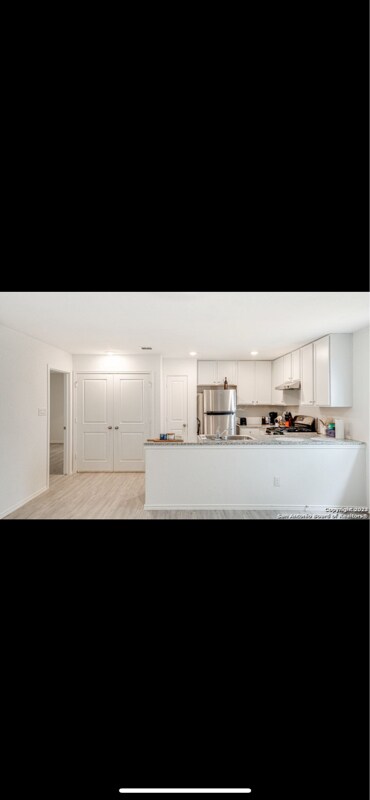 Building Photo - 2926 Millikan Dr