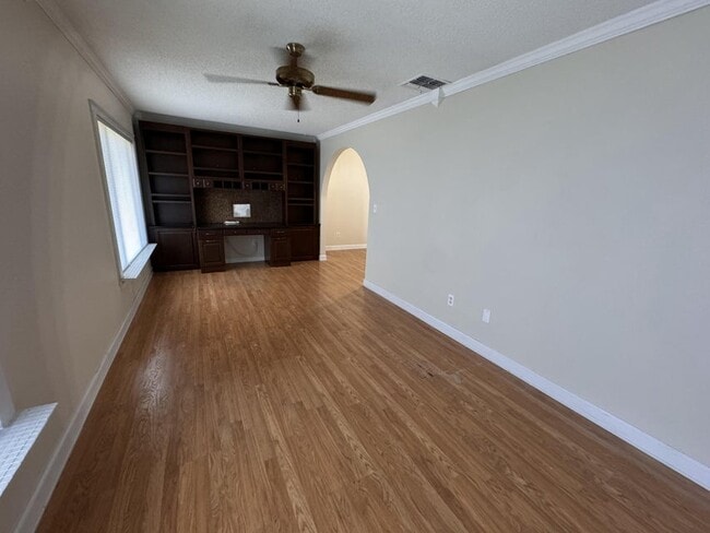 Foto del edificio - 1706 Yorktown Ave
