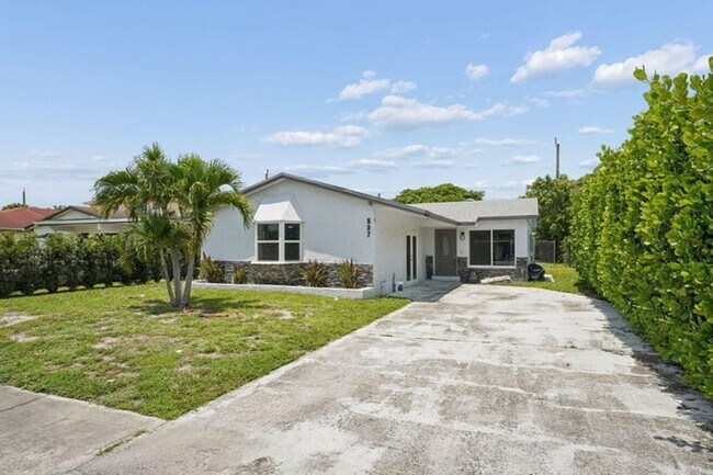 Foto del edificio - 537 NW 2nd Terrace