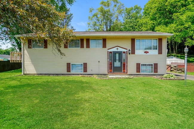 Building Photo - 67 Parana Dr