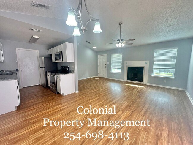 Foto del edificio - AVAILABLE NOW! 1/2 OFF 1st Month's RENT IF YOU MOVE IN DURING DECEMBER!!!