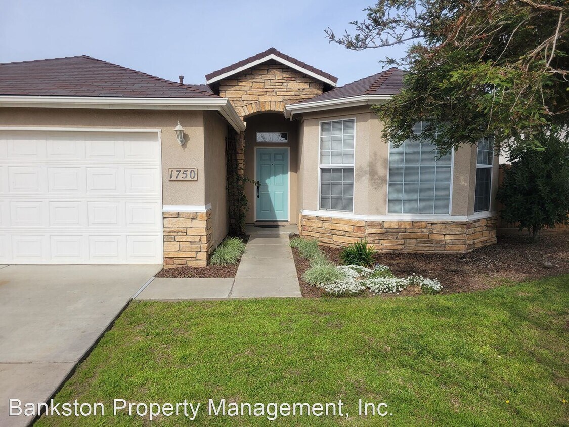 3 br, 2 bath House 1750 Hatch Ave. House Rental in Tulare, CA