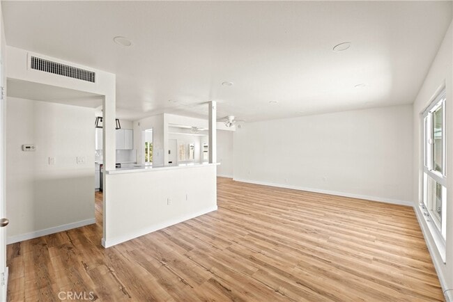 Building Photo - 29921 Thornhill Dr