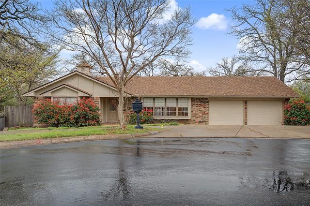 Building Photo - 3200 Hickory Ct