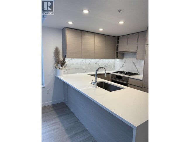 Photo du bâtiment - 823 Carnarvon St