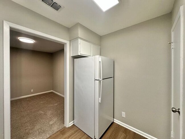 Building Photo - Almost Ready! 2 Bed 2 Bath Apartment in Ce...