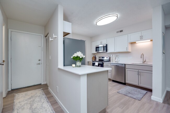 Building Photo - Maple Oaks