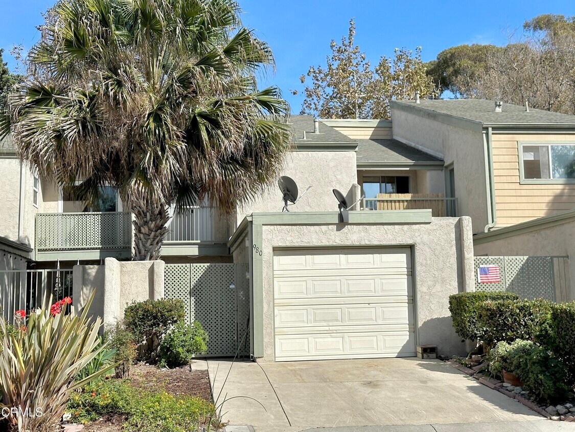 Primary Photo - 980 Lighthouse Way