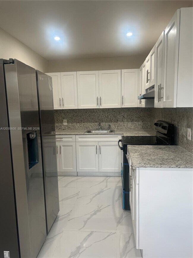 Foto del edificio - 395 NE 112th St