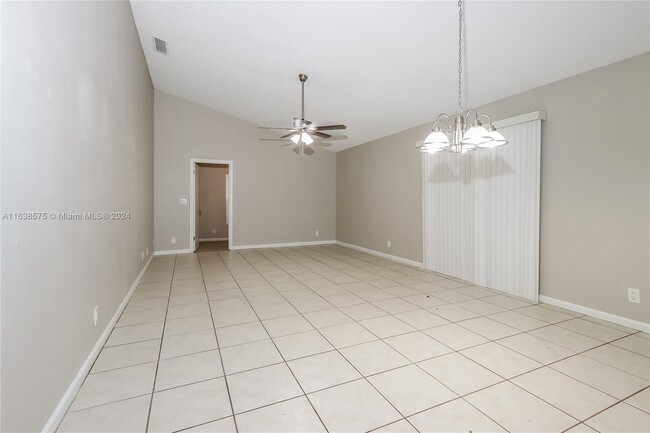 Building Photo - 4716 Lakeside Cir