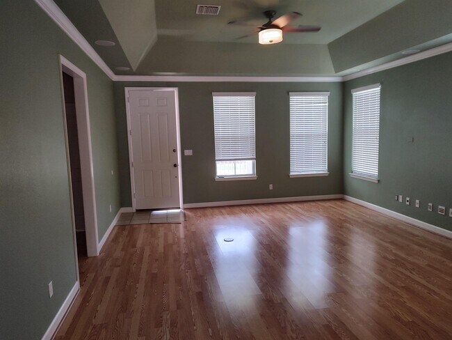 Foto del edificio - 3324 Calumet Dr