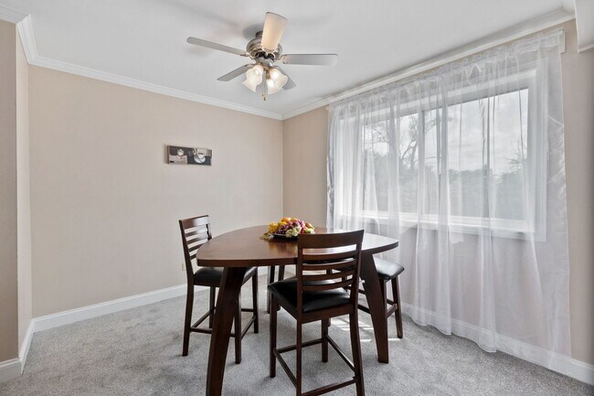 Building Photo - 2300 Beau Monde Terrace