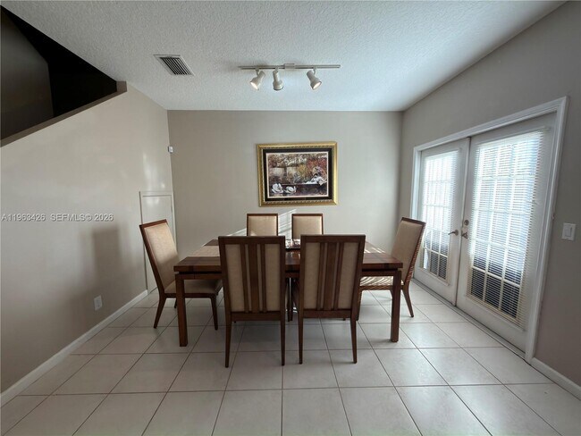 Foto del edificio - 1651 Hawthorne Pl