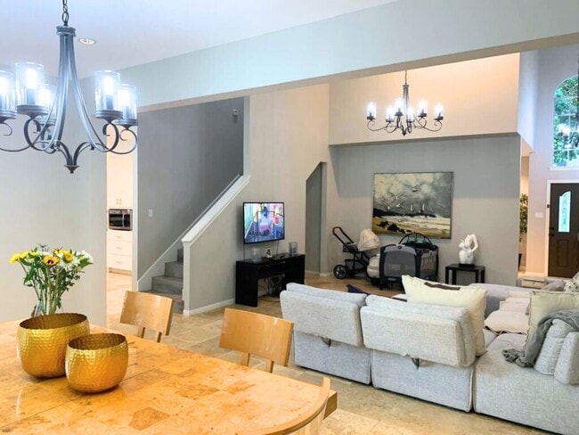 Foto del edificio - 5739 Henniker Dr