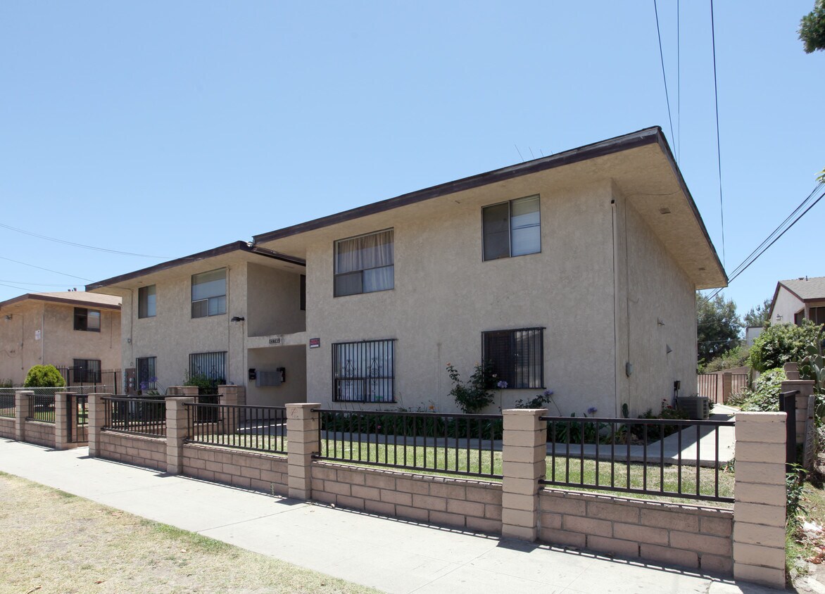 Primary Photo - 1574 Laurel Ave