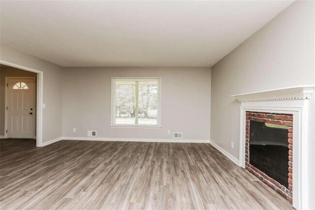 Building Photo - 229 Green Acre Ln