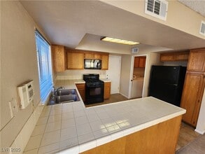 Building Photo - 25 Jensen Dr