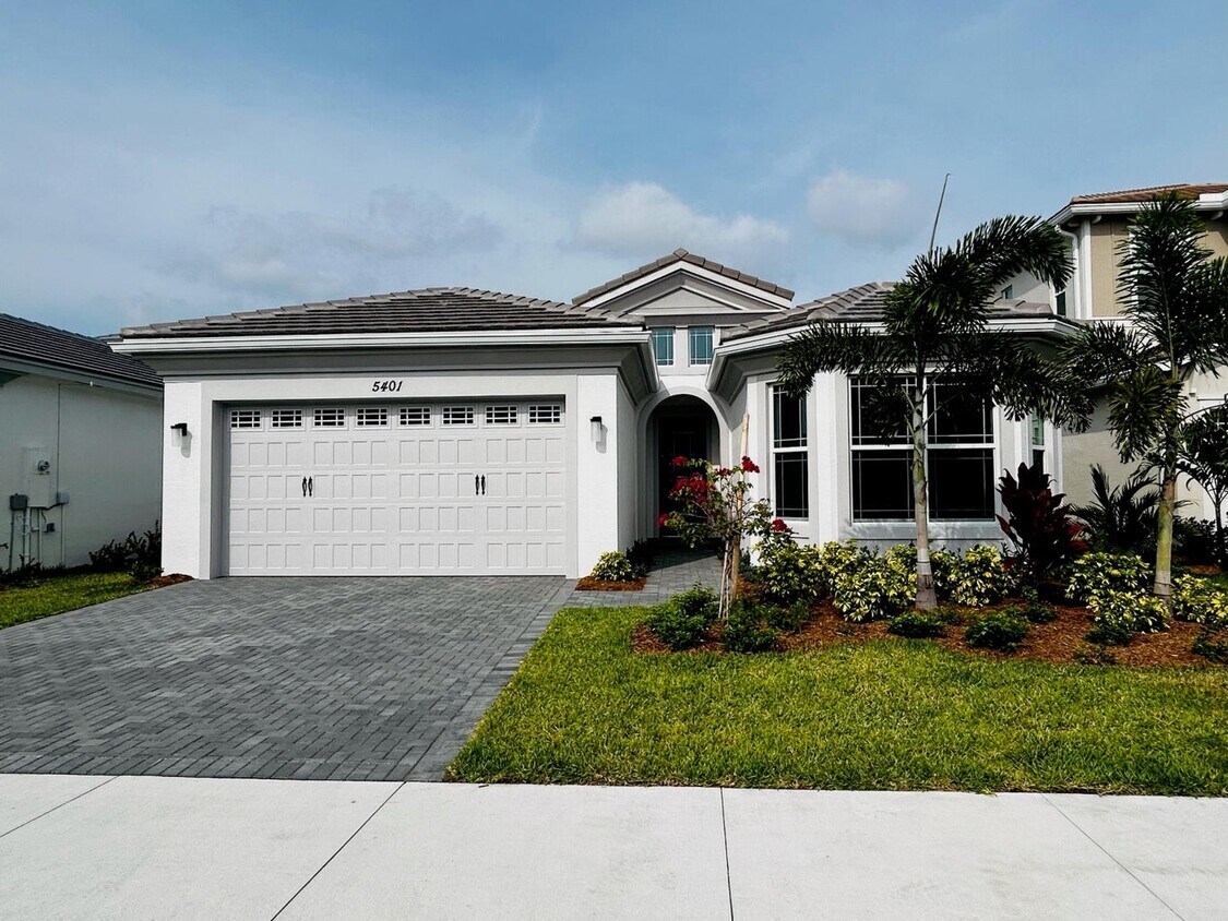Primary Photo - 5401 Pecan Dr