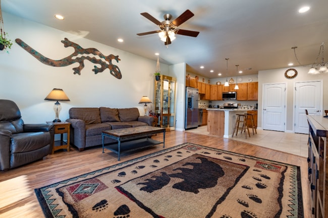 Building Photo - 585 Rio Grande Dr