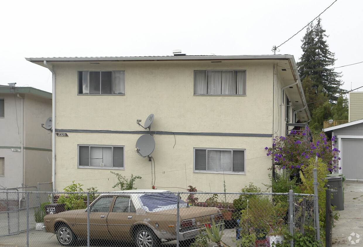 Building Photo - 2325 23rd Ave