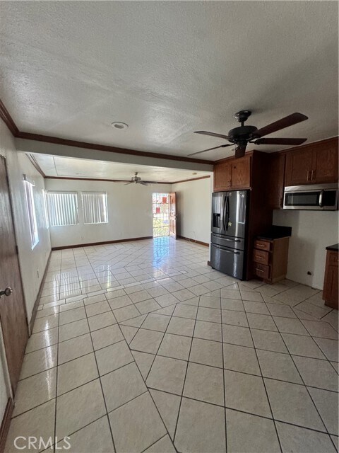 Foto del edificio - 3533 W 116th St