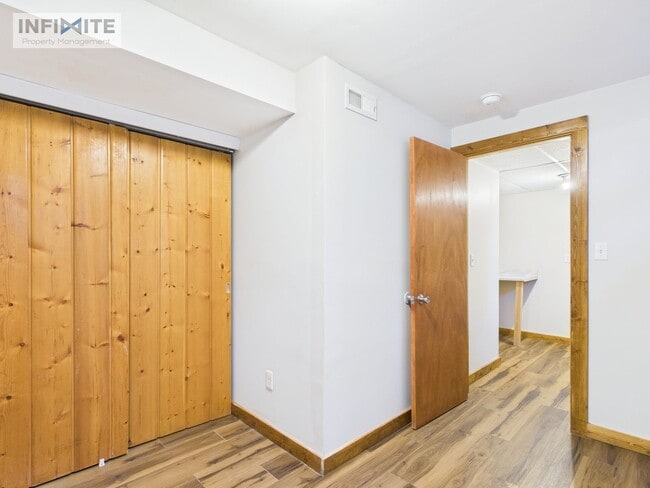 Foto del edificio - Four Bedroom on South Grand!