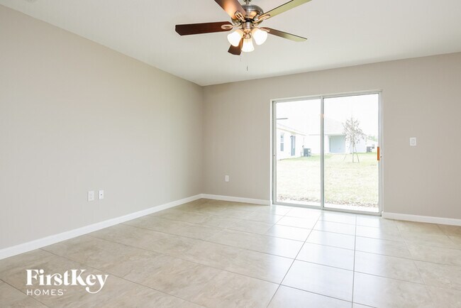 Building Photo - 458 Earhart Dr