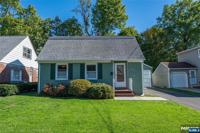 Photo - 16-15 Well Dr House