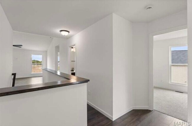 Foto del edificio - 408 Honor Hill Dr