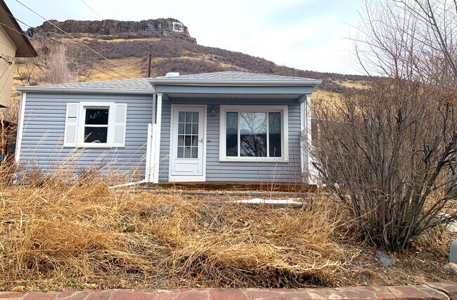 Foto del edificio - 2201 Table Dr