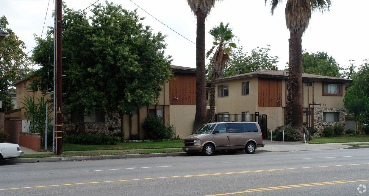 Building Photo - 6126 Woodman Ave