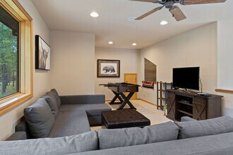 Building Photo - 13370 Spirea