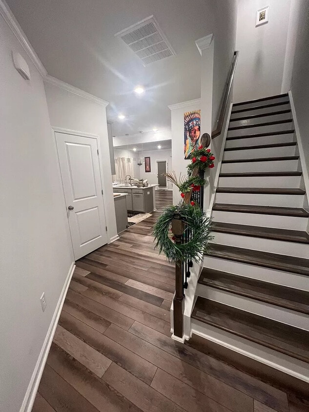 Primary Photo - Room in Townhome on Mezzo Ln