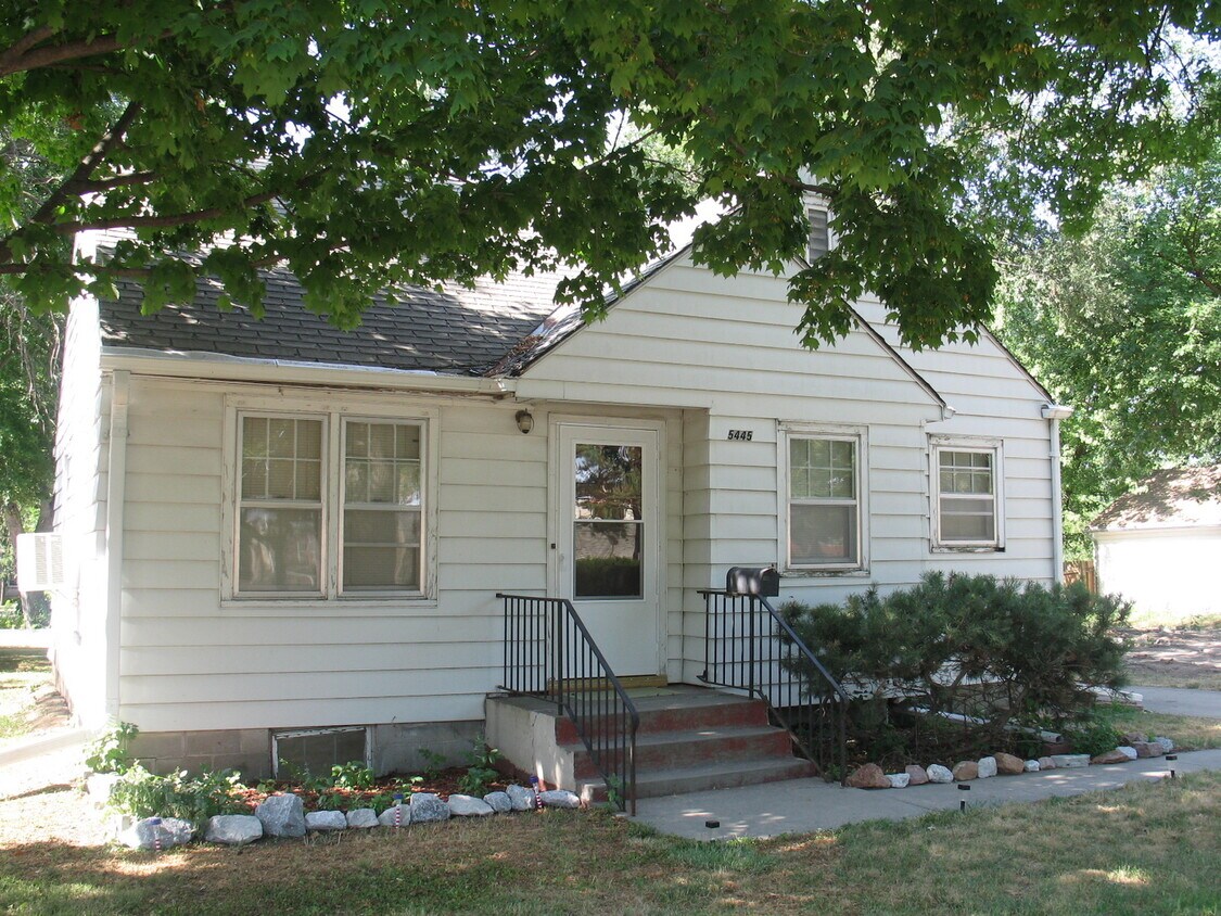 Primary Photo - 2 Bedroom House For Rent-5445 Huntington Ave.