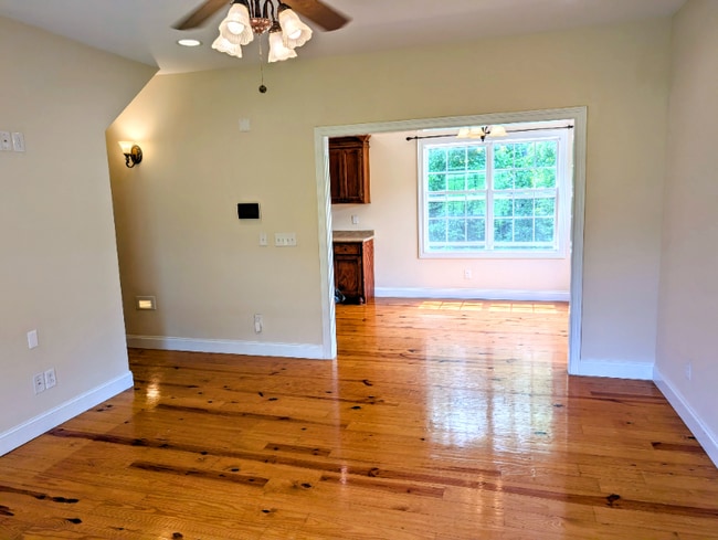 Building Photo - 3062 Quail Ct