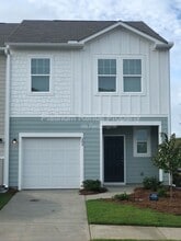 Building Photo - 202 Grand Central Wy